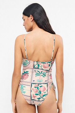 Gisela Ba&ntilde;ador sin aro escote bandeau