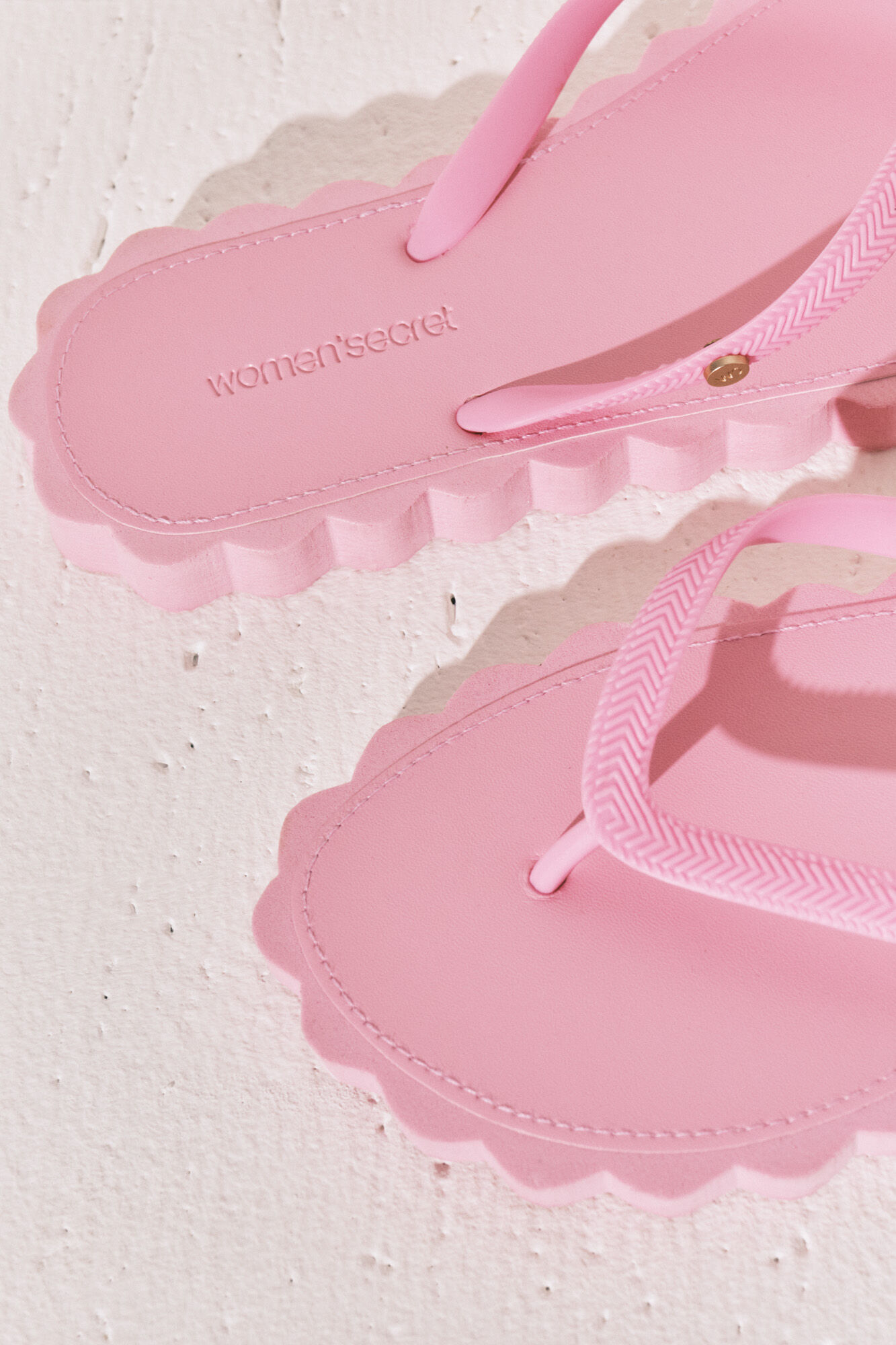 Women'secret Chanclas dedo efecto ondas rosa