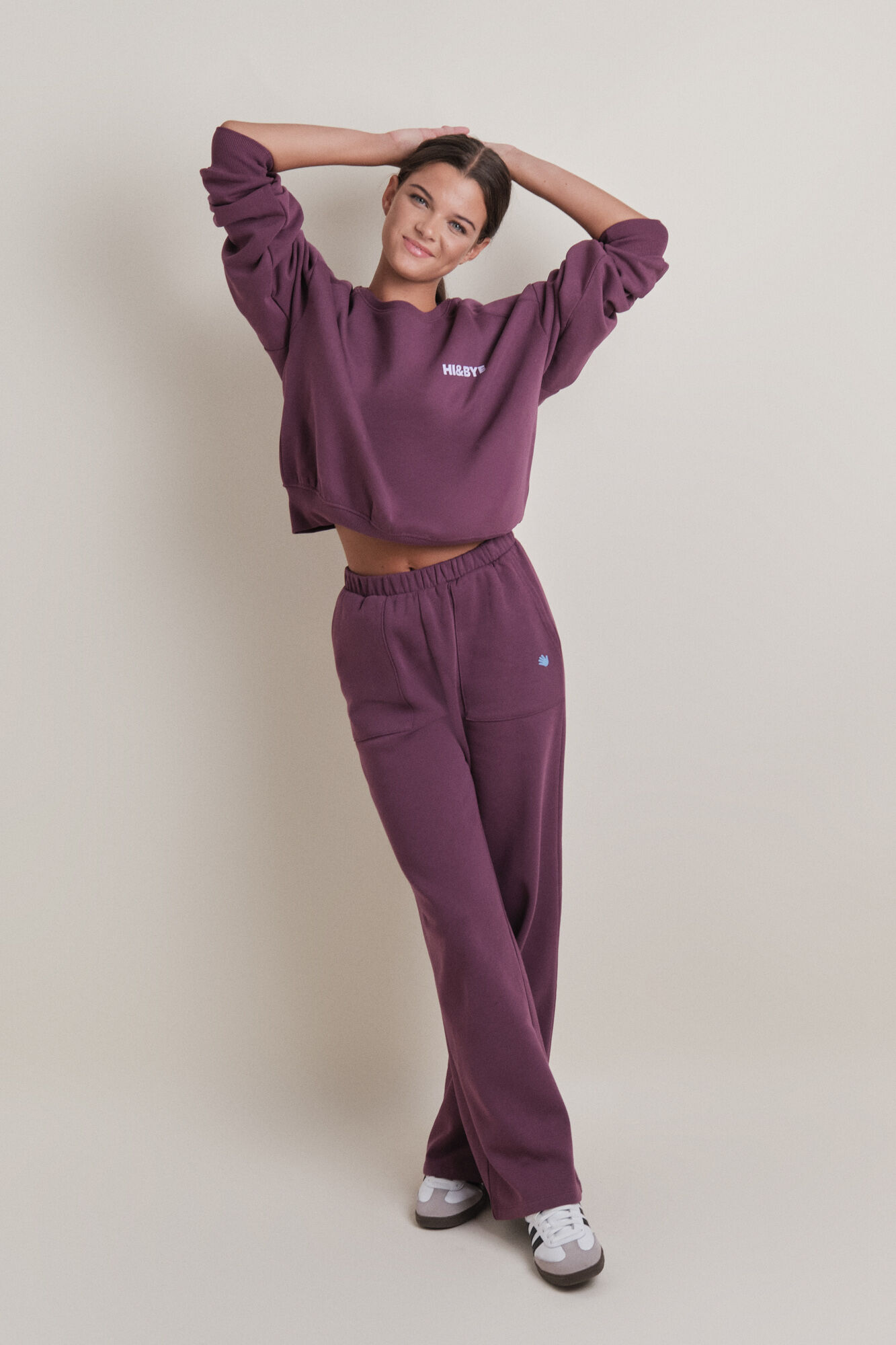 HI&BYE Cal&ccedil;a flare de algod&atilde;o plush na cor vinho