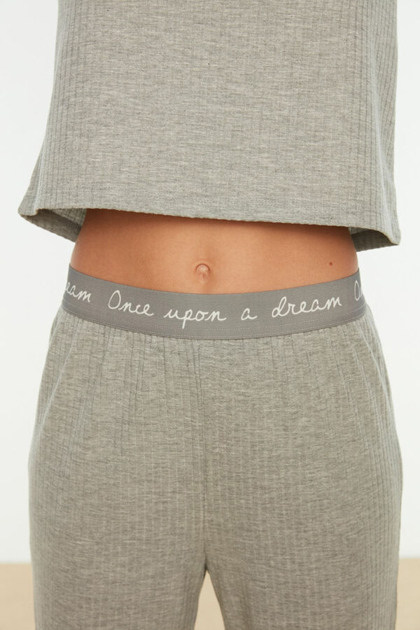 Trendyol Ribbed pyjamas set with elastic details and slogan in grey  Siva
