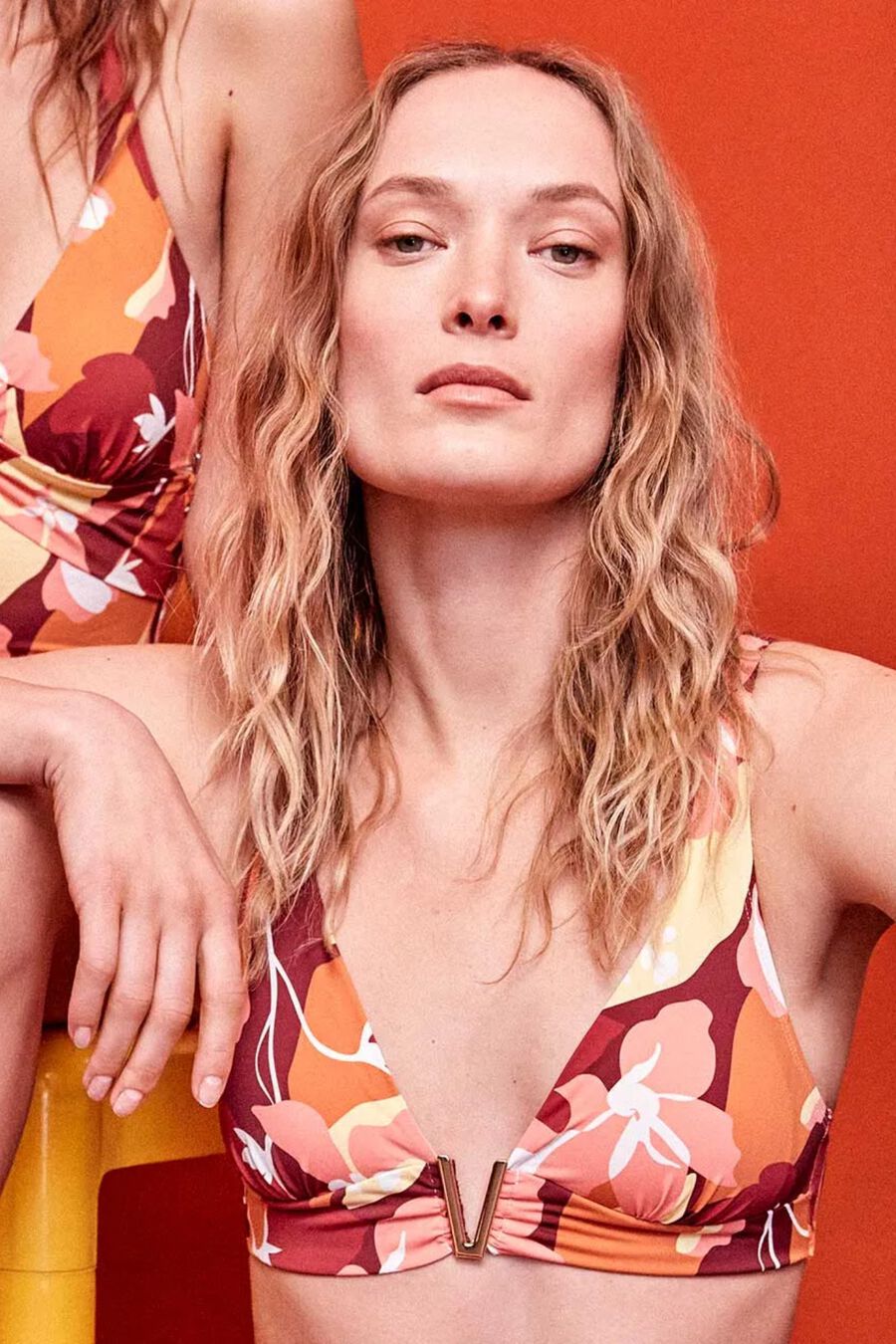 Top bikini triangular print geométrico