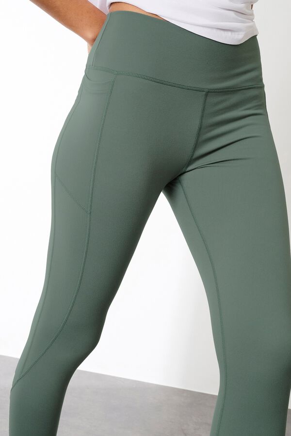 Only Play Legging cintura alta y bolsillo lateral. verde