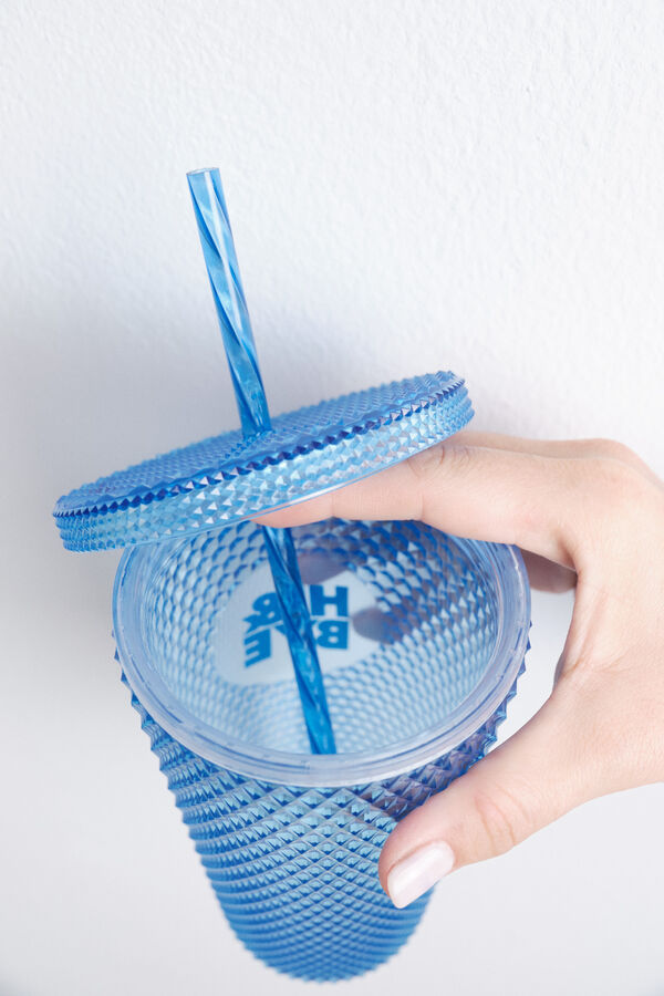 HI&BYE K&ouml;zepes k&eacute;k műanyag poh&aacute;r be&eacute;p&iacute;tett sz&iacute;v&oacute;sz&aacute;llal k&eacute;k