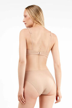 Gisela Braga midi con gal&oacute;n de encaje y camales&nbsp;