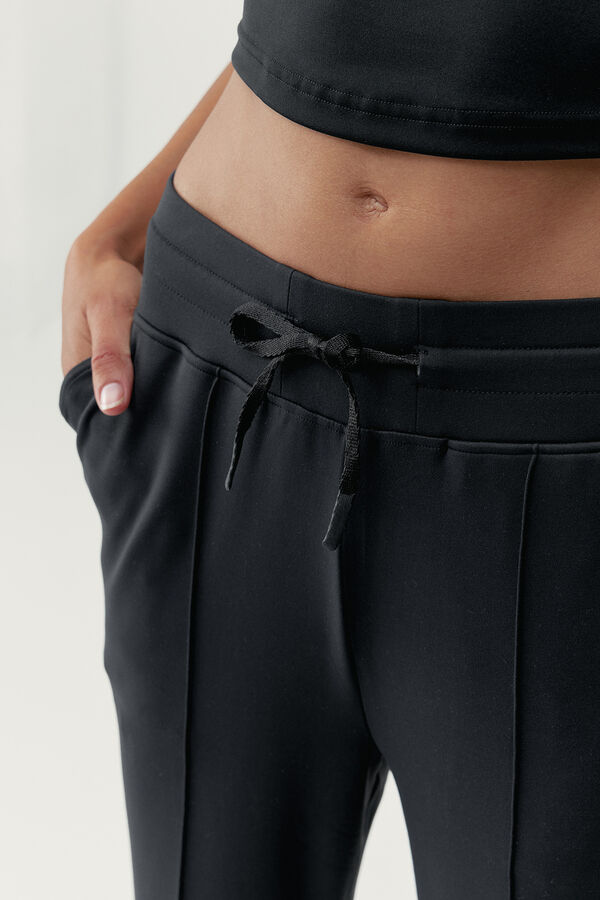 Born Living Yoga Leila pants Crna