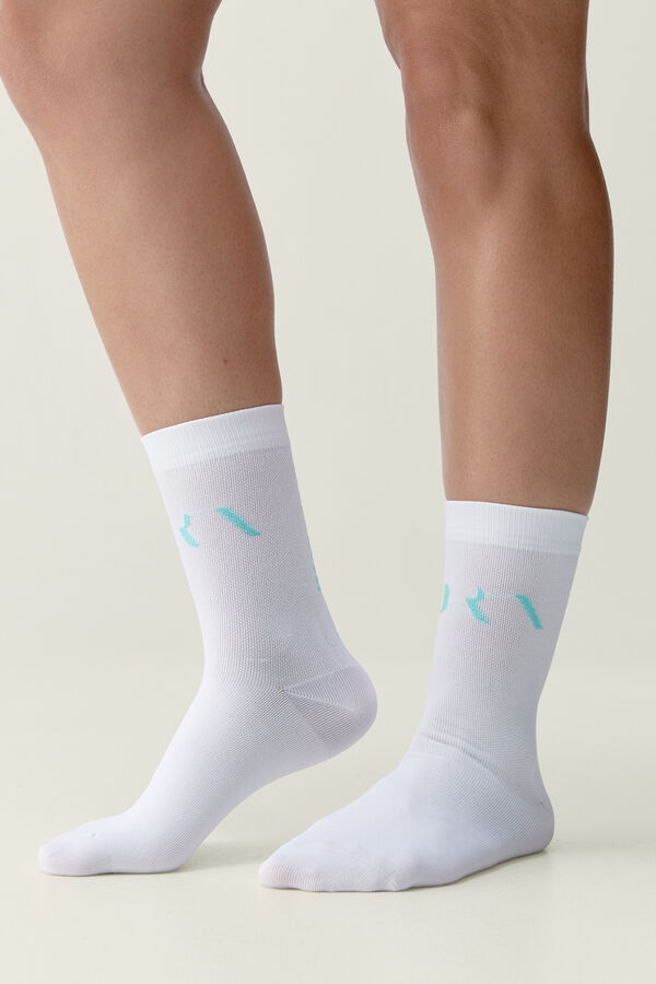 Born Living Yoga White/green socks ACARI white