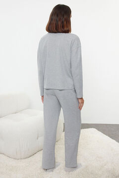 Trendyol Conjunto de pijama de pel&uacute;cia cinza