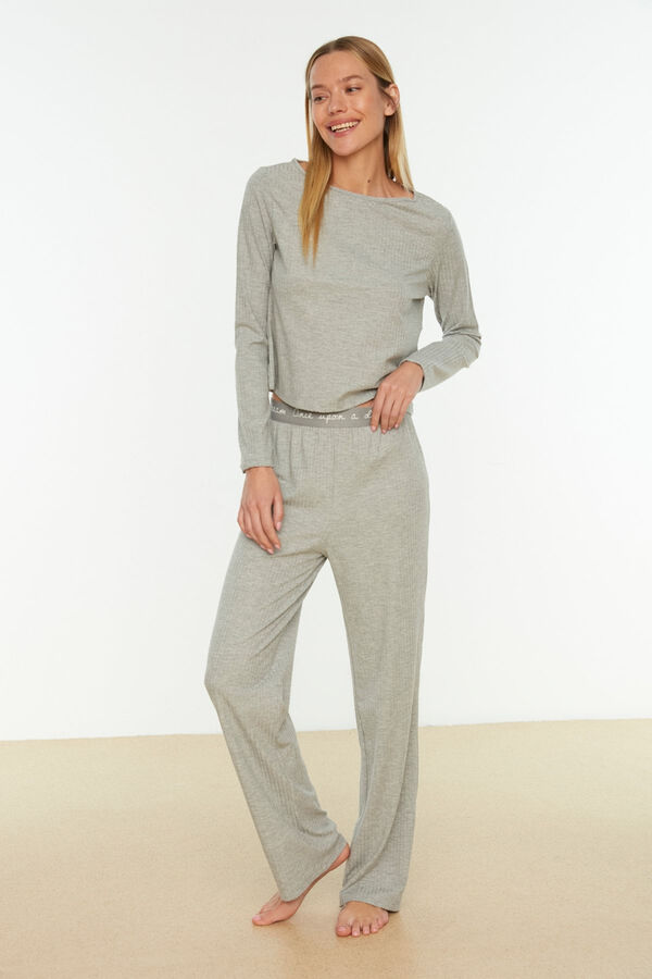 Trendyol Ribbed pyjamas set with elastic details and slogan in grey  Siva