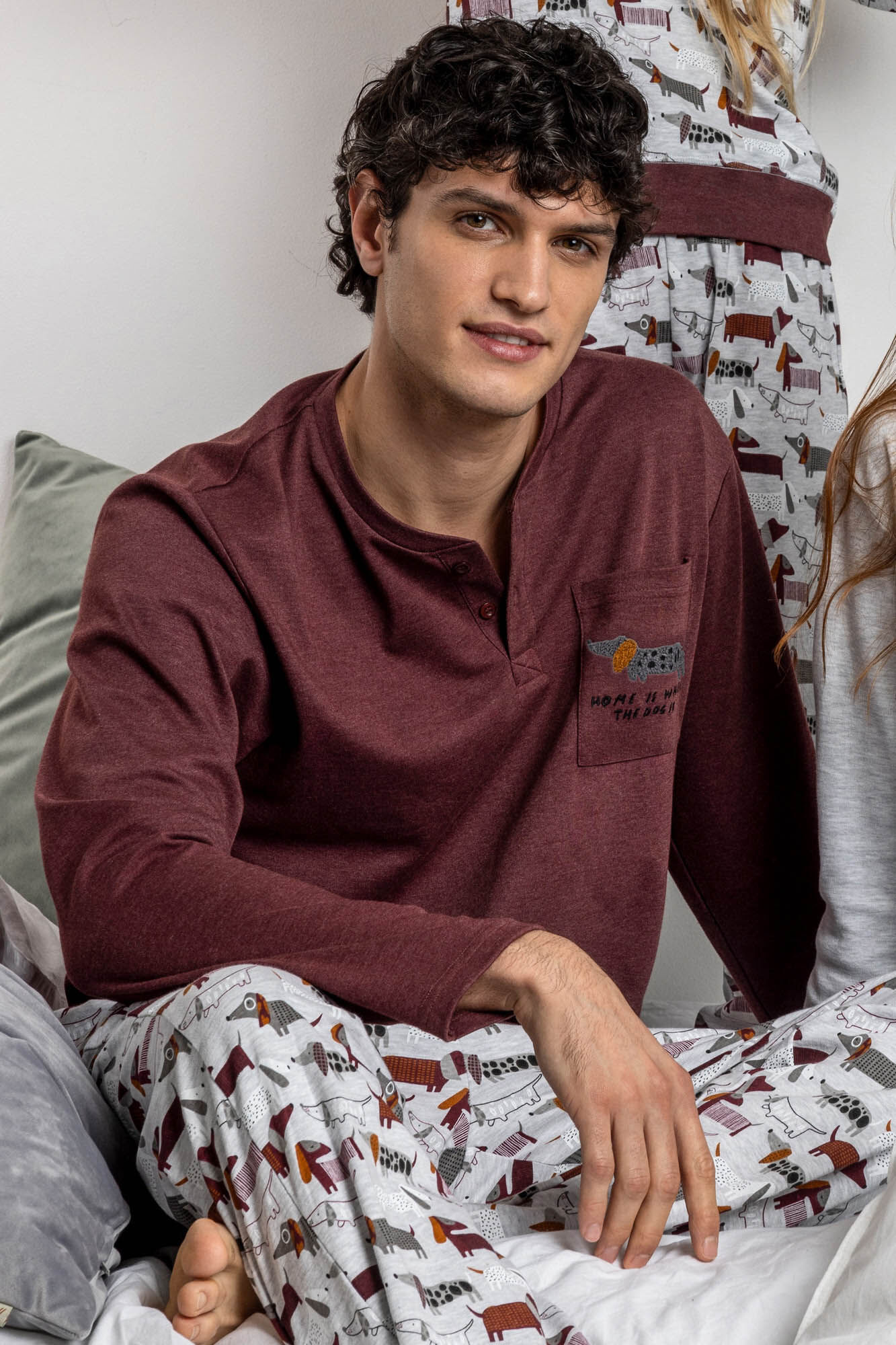 Admas Pijama largo perro salchicha para hombre