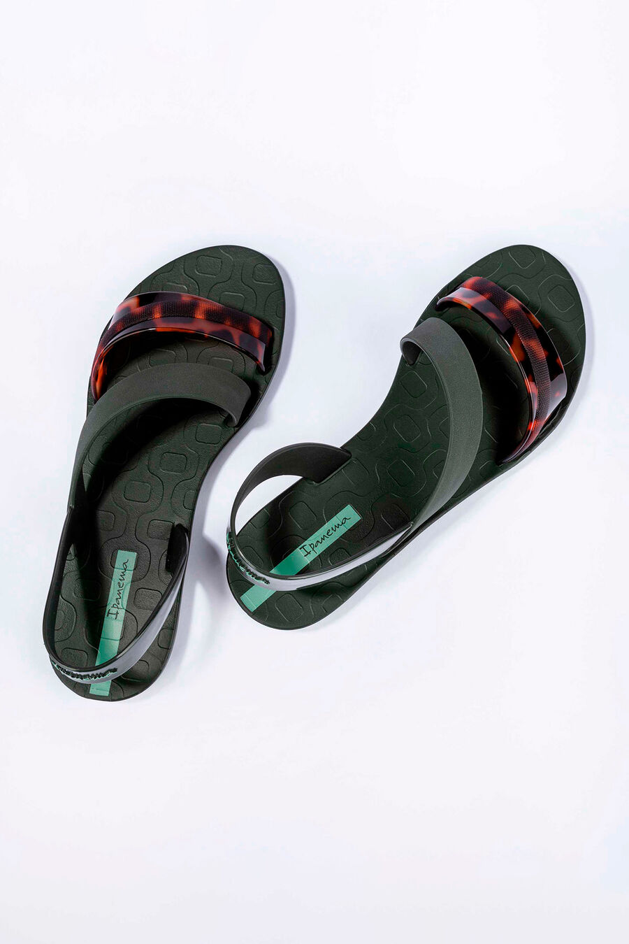 Sandalia tiras aimétricas animal print