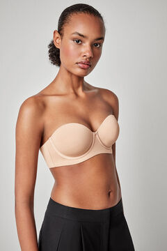 Gisela T&ouml;bb&aacute;ll&aacute;s&uacute; &aacute;ll&iacute;that&oacute; melltart&oacute;