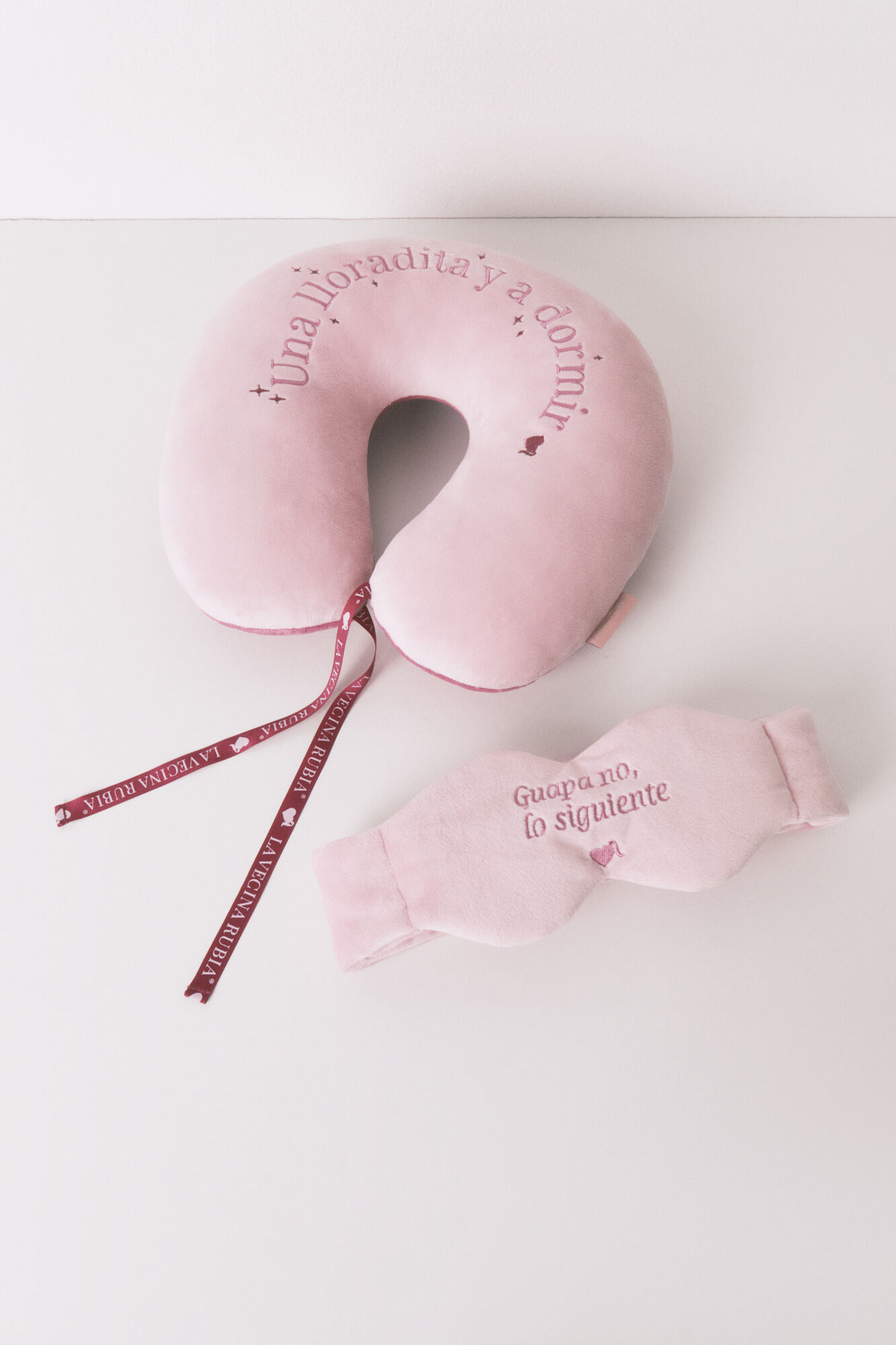 Women'secret Coj&iacute;n cuello viaje La Vecina Rubia