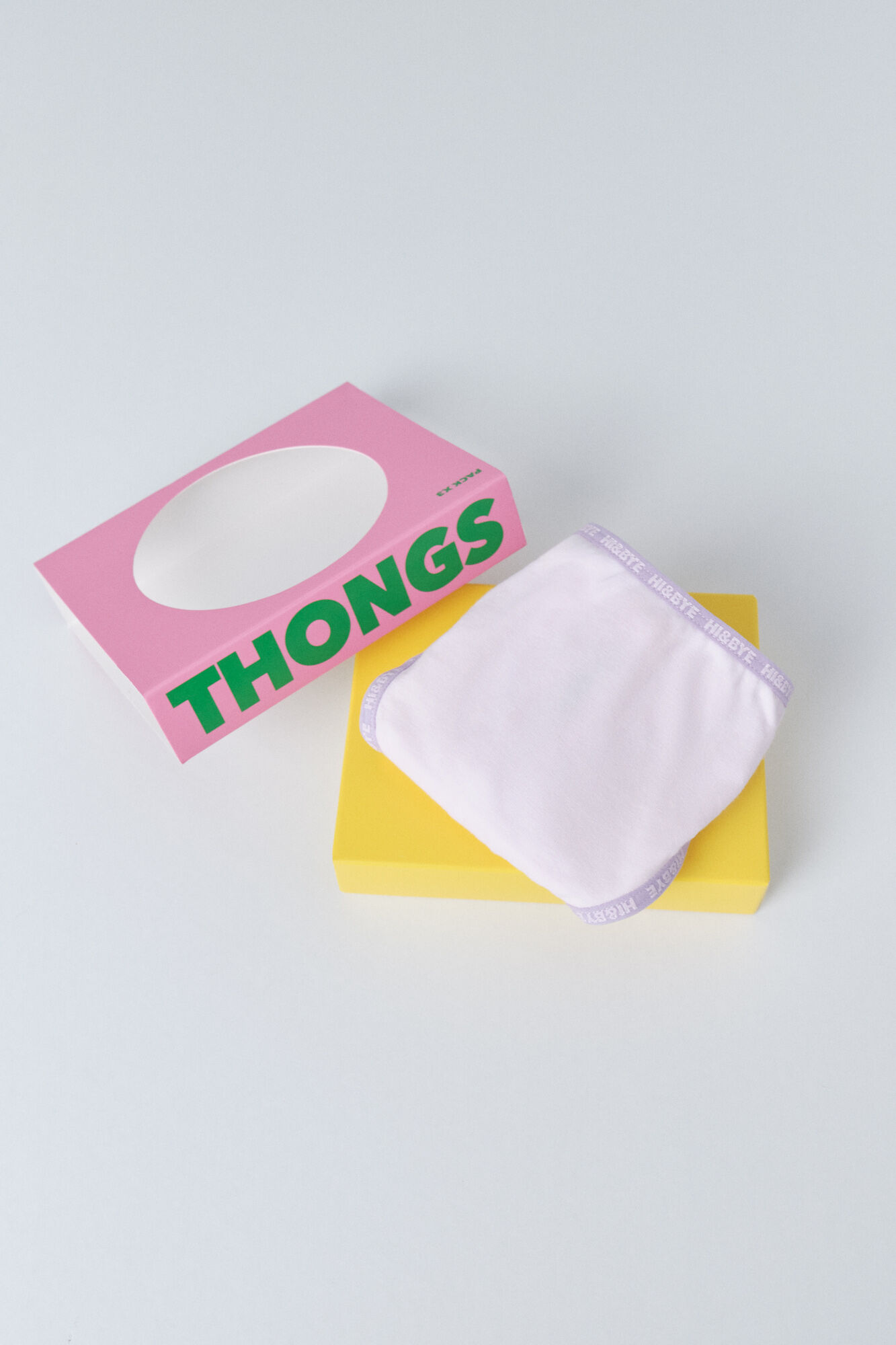 HI&BYE Pakovanje od 3 bele, sive i ružičaste tange