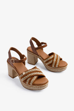 Popa Sand&aacute;lia cunha Melia em juta