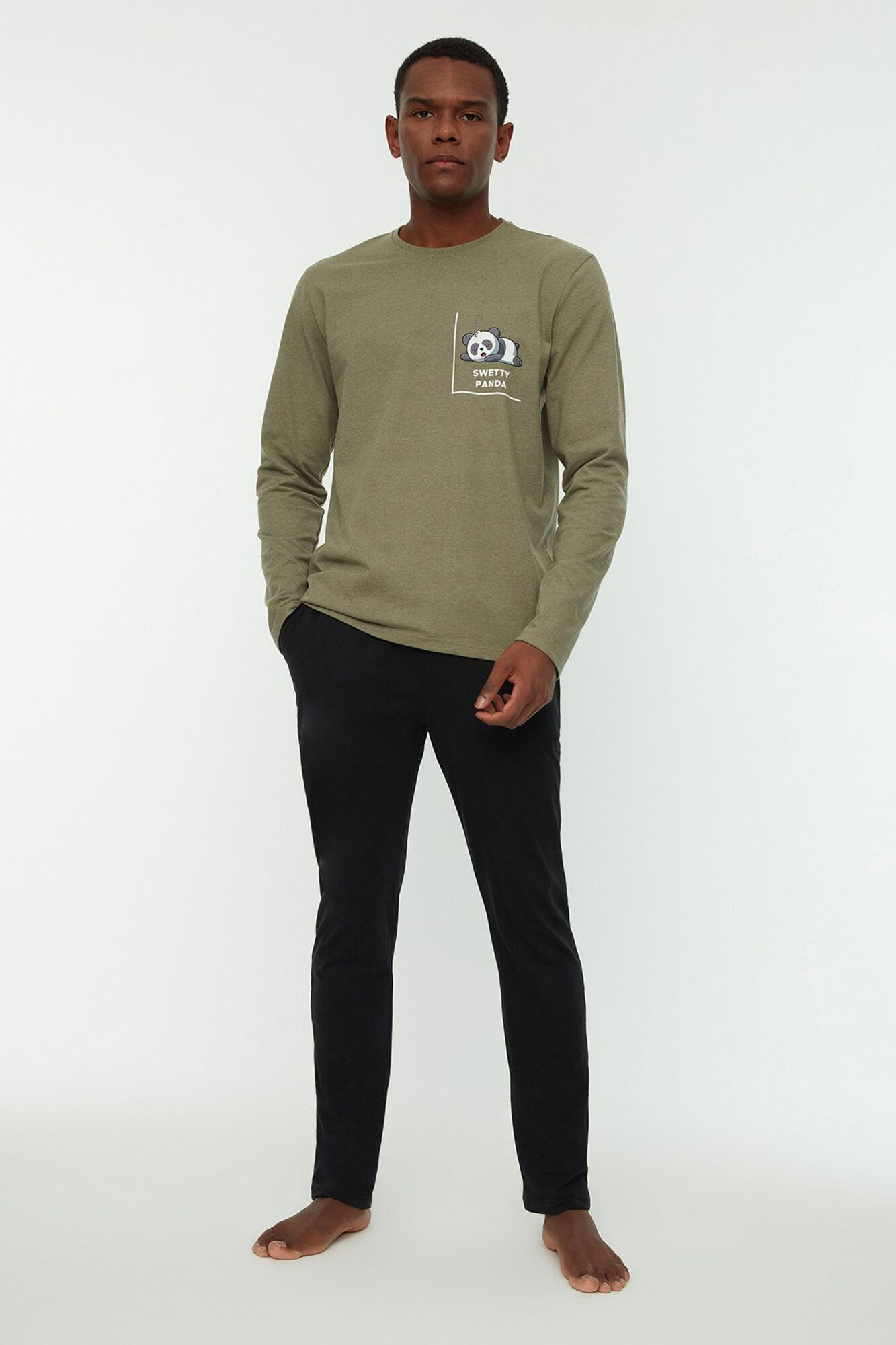 Trendyol Conjunto de pijama c&aacute;qui estampado de corte regular 