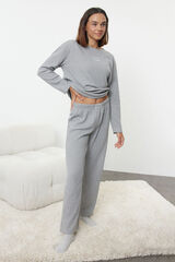 Trendyol Conjunto pijama felpa gris&nbsp; gris