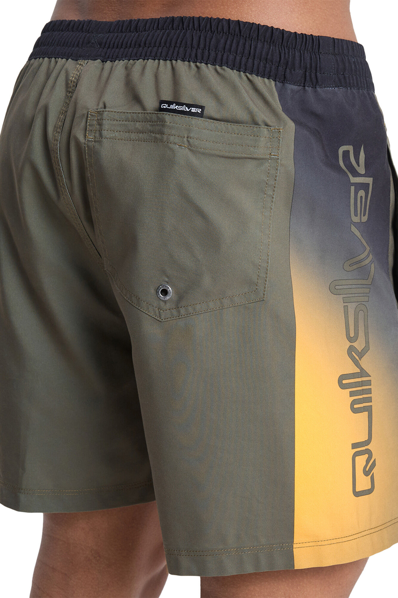 Quiksilver Ba&ntilde;ador corto logo lateral