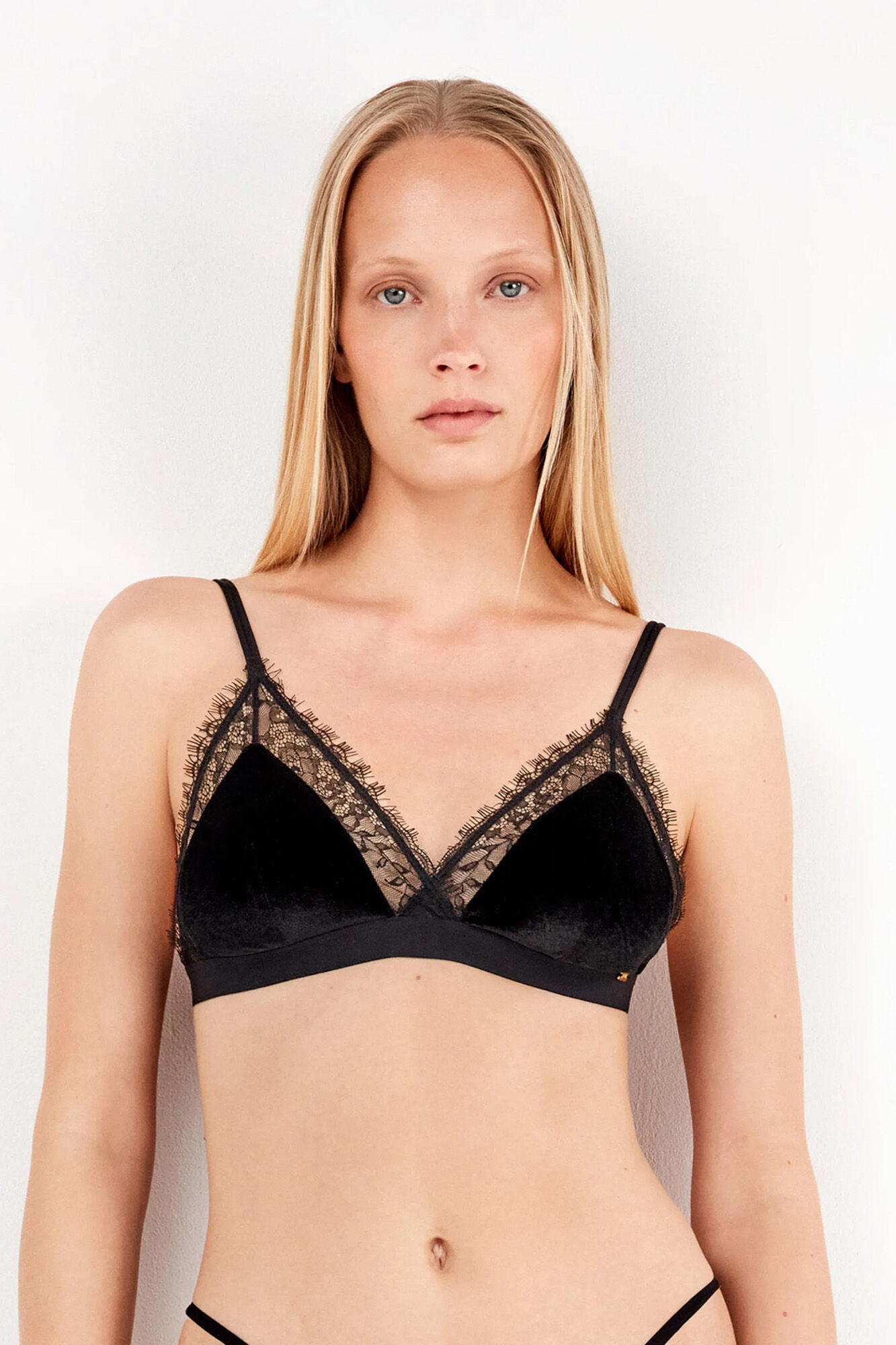 Gisela H&aacute;romsz&ouml;g fazon&uacute; melltart&oacute; b&aacute;rsonyb&oacute;l