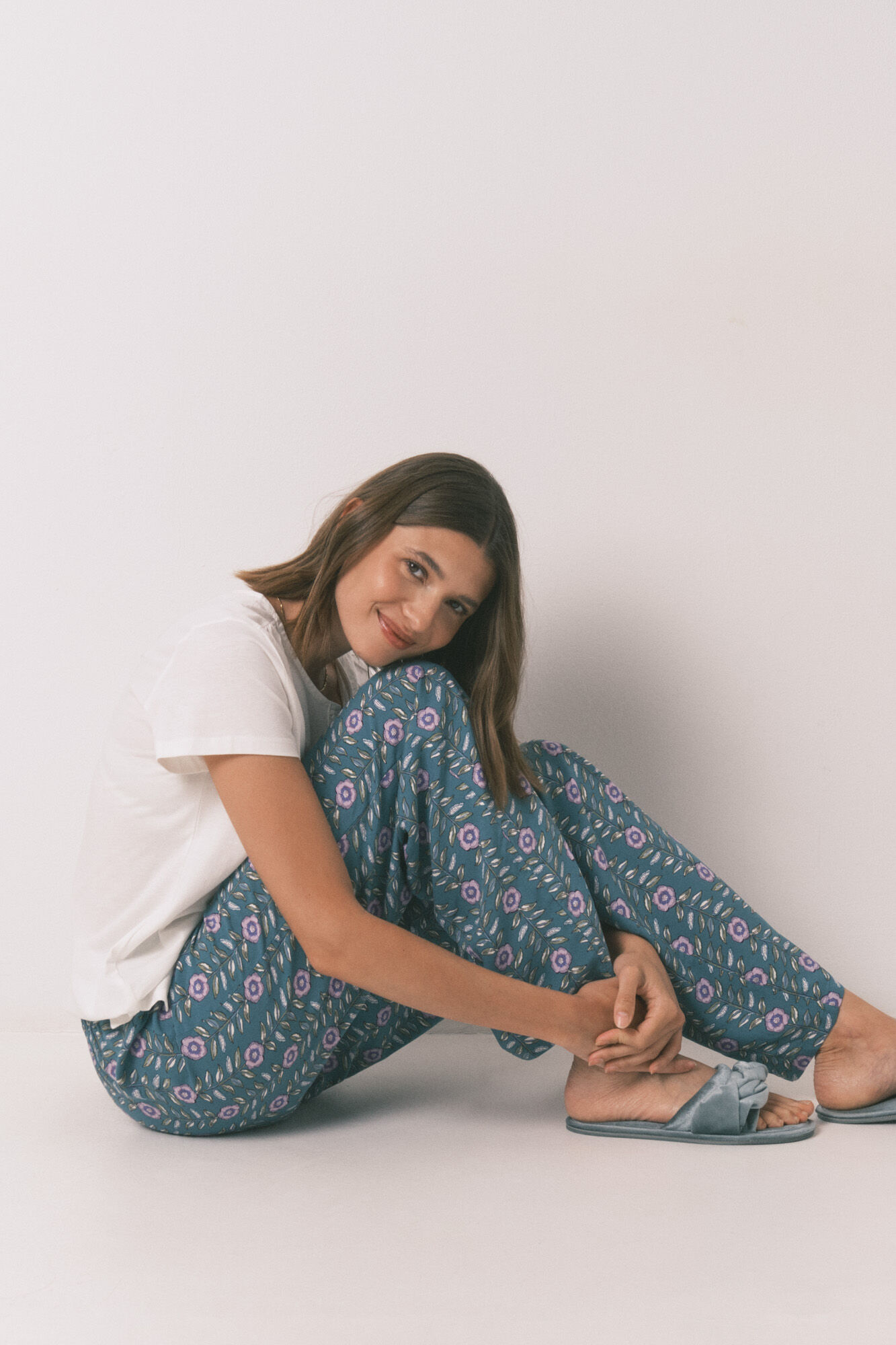 Women'secret Duge viskozne pantalone sa cvetnim printom