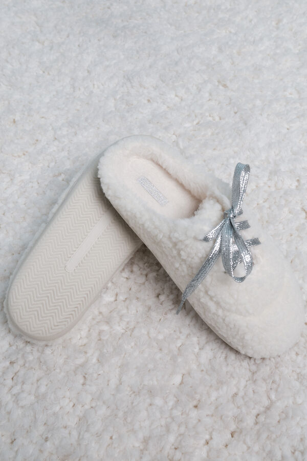HI&BYE Bele sobne papuče od ovčije kože Bež