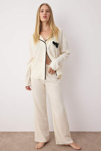 Trendyol Conjunto de pijama camiseiro de viscose cru com vivo e la&ccedil;o