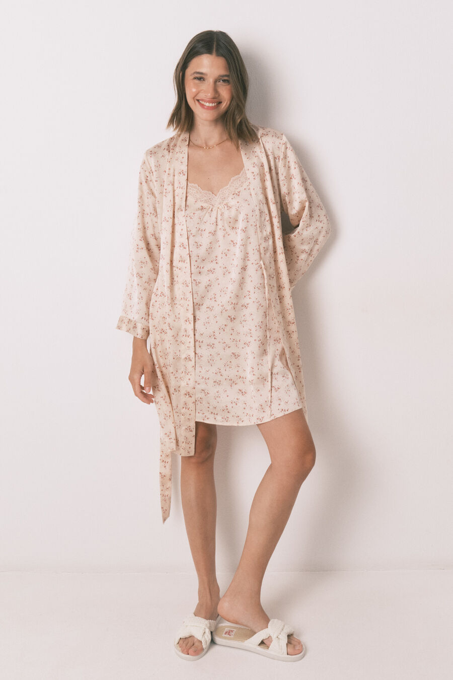 Bata holgada midi satén flor rosa