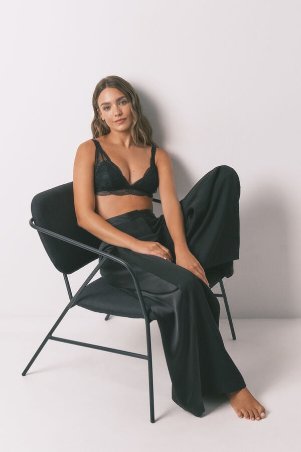 Women'secret punjenje halter sa crnom čipka Crna