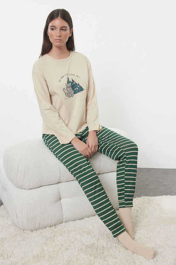 Trendyol Pijama rayas navide&ntilde;o&nbsp; beige