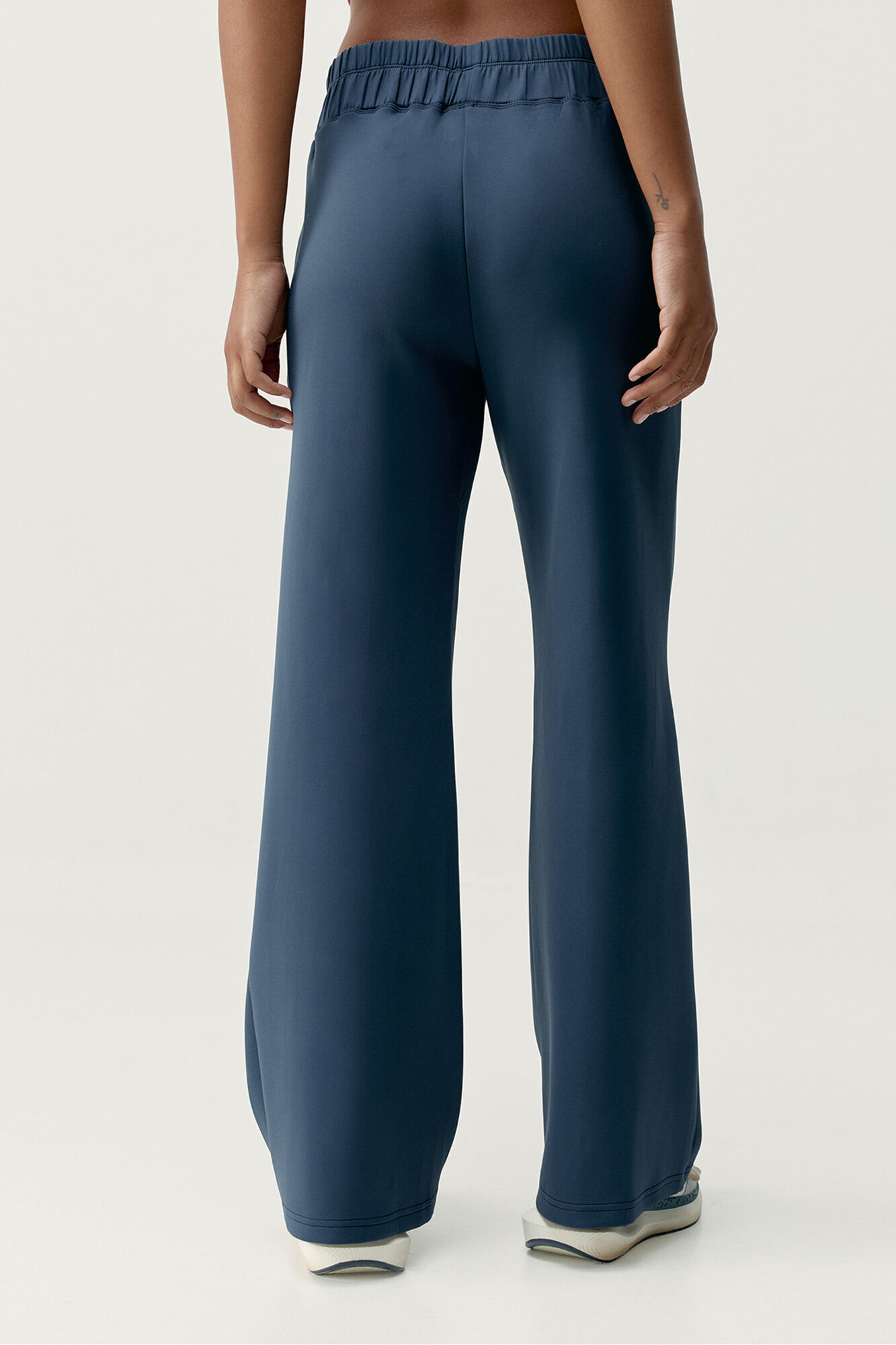 Born Living Yoga Pantal&oacute;n deportivo  Iniya gris