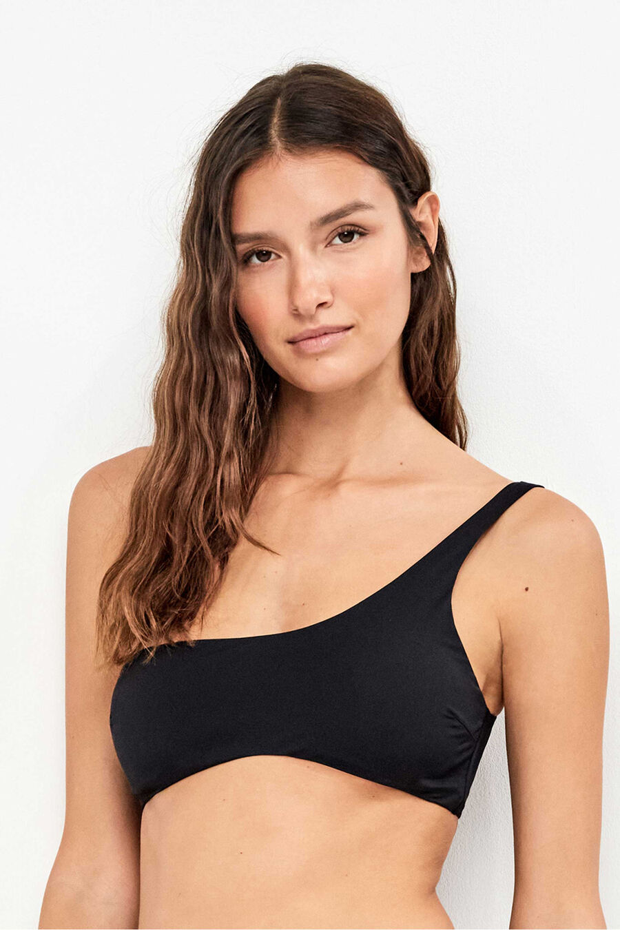 Top bikini asimétrico