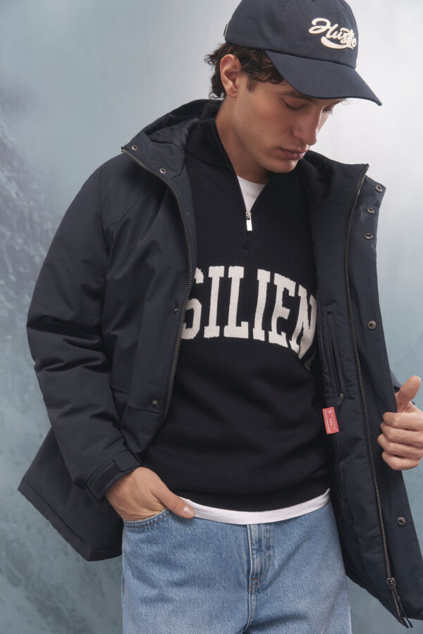 Text, parka and cap set