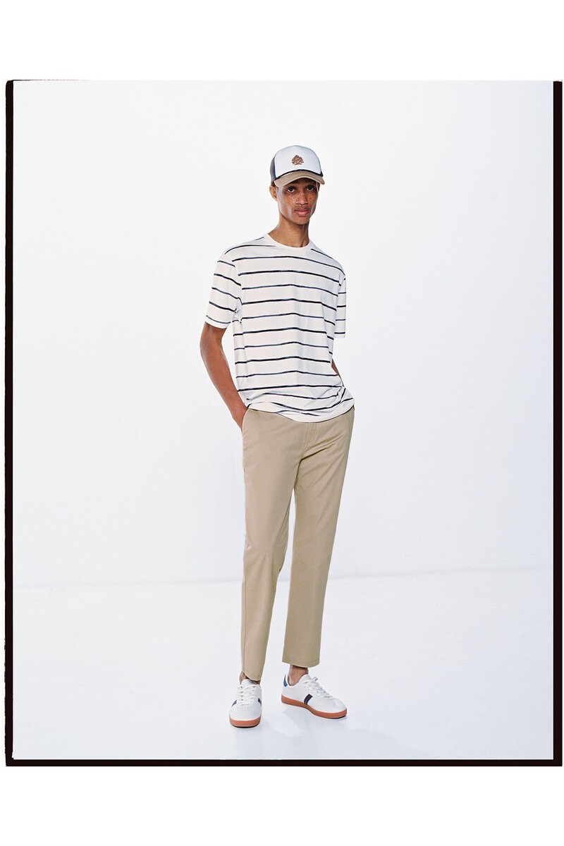 Chinos, trainer and print set