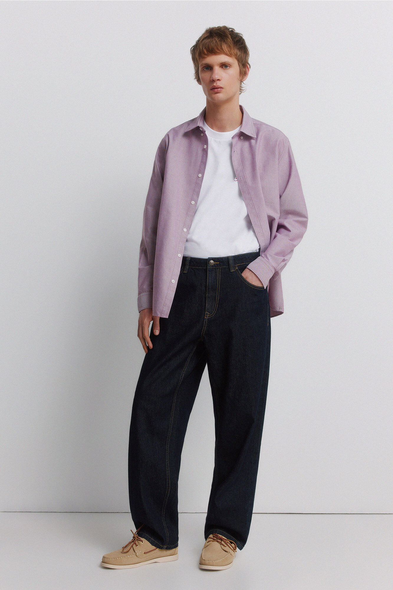 Conjunto de sapato, cal&ccedil;a e camisa