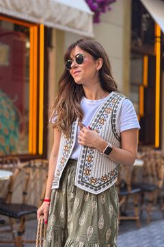 Conjunto de camiseta, bolso y chaleco