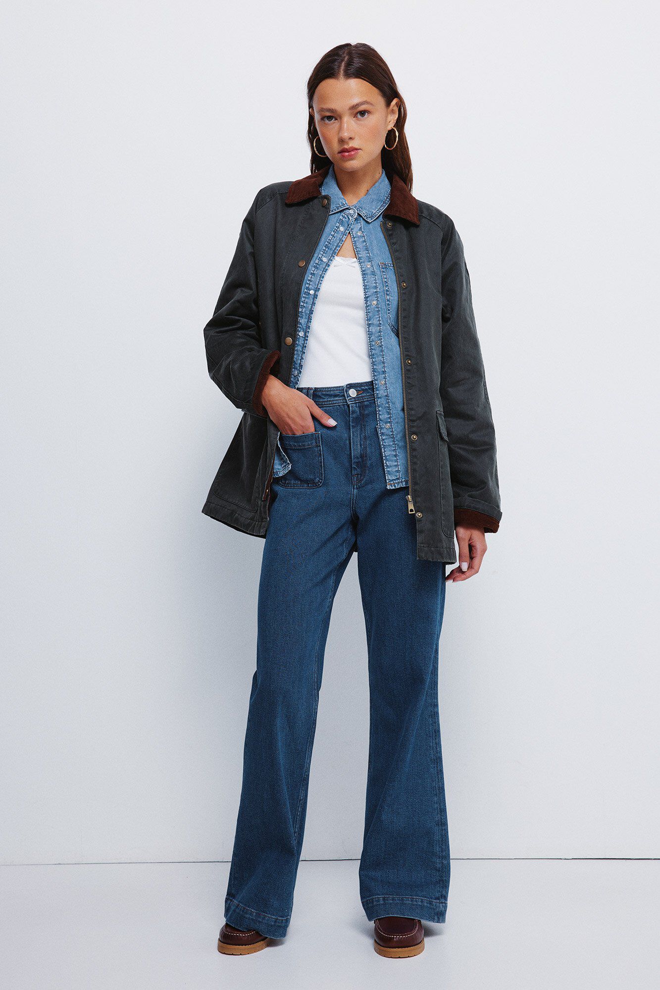 Conjunto de jeans y sudadera