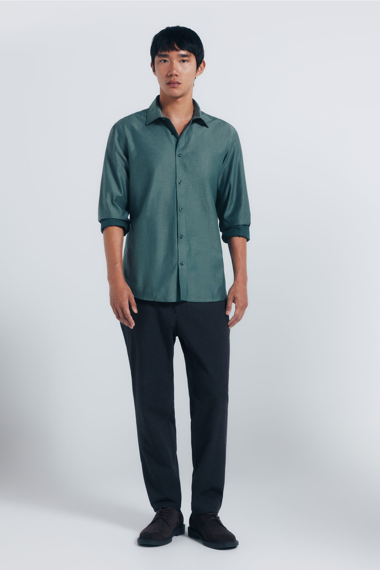 Conjunto de pantal&oacute;n y camisa