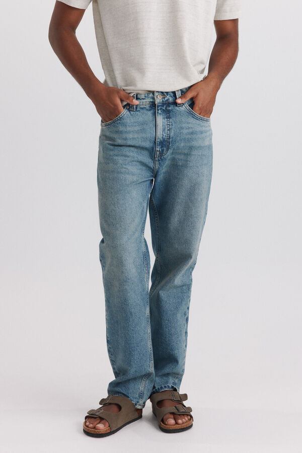 Shoe, belt, jeans and jumper set