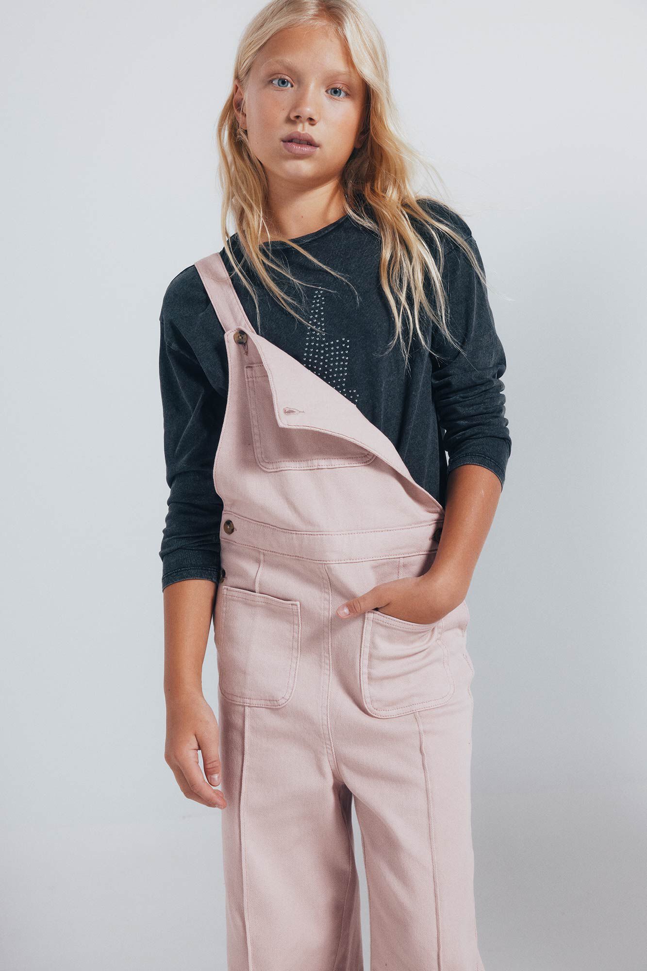 Conjunto de camiseta y peto