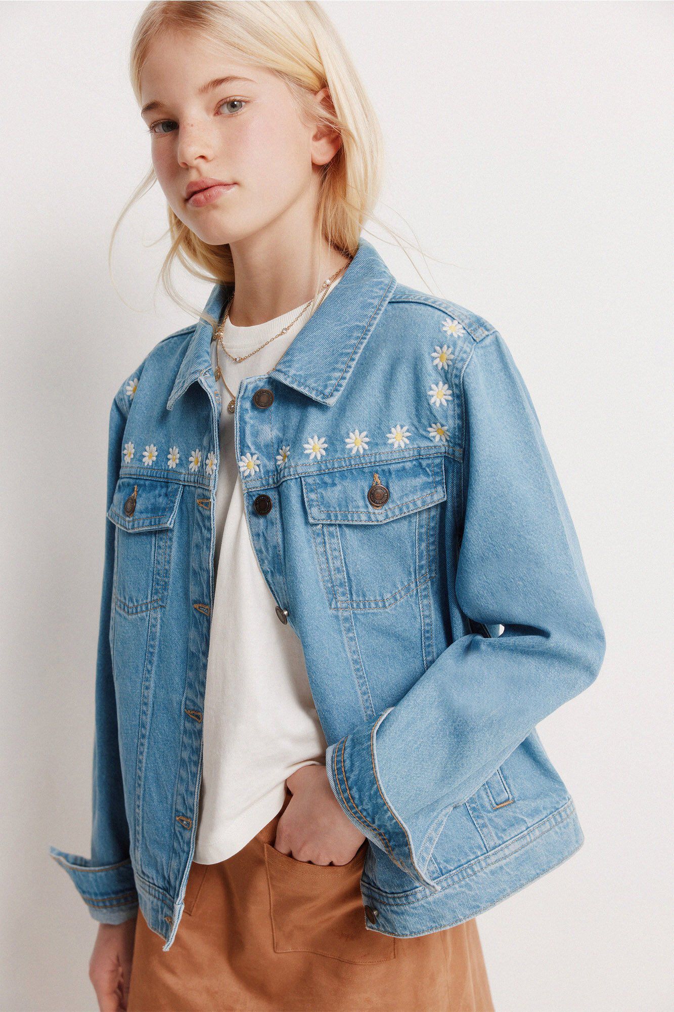 Conjunto de trucker y falda