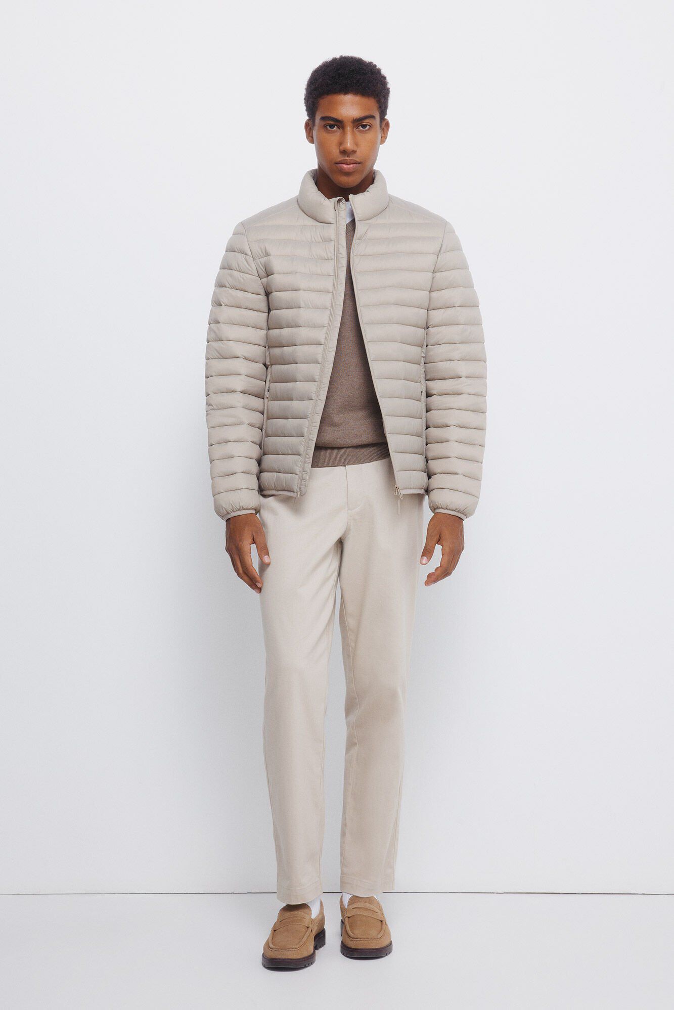 Conjunto de cal&ccedil;as e casaco