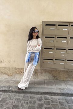 Conjunto de pantal&oacute;n, blusa y sudadera