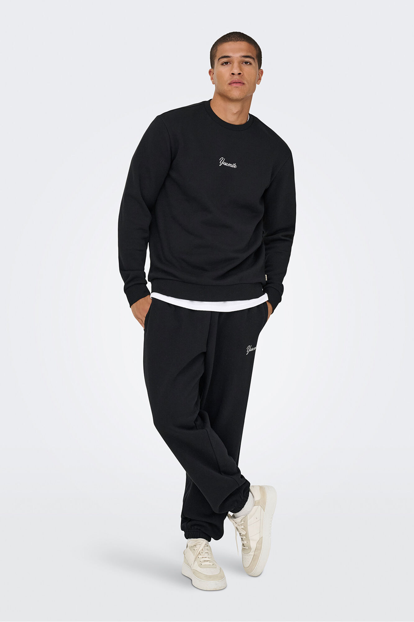 Conjunto de cal&ccedil;a e sweatshirt