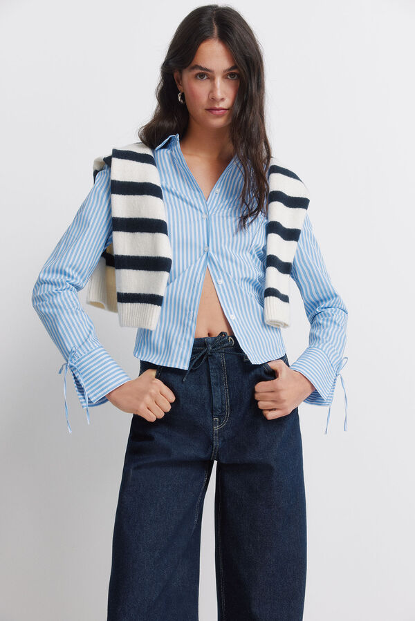 Conjunto de pantal&oacute;n, camisa y jersey