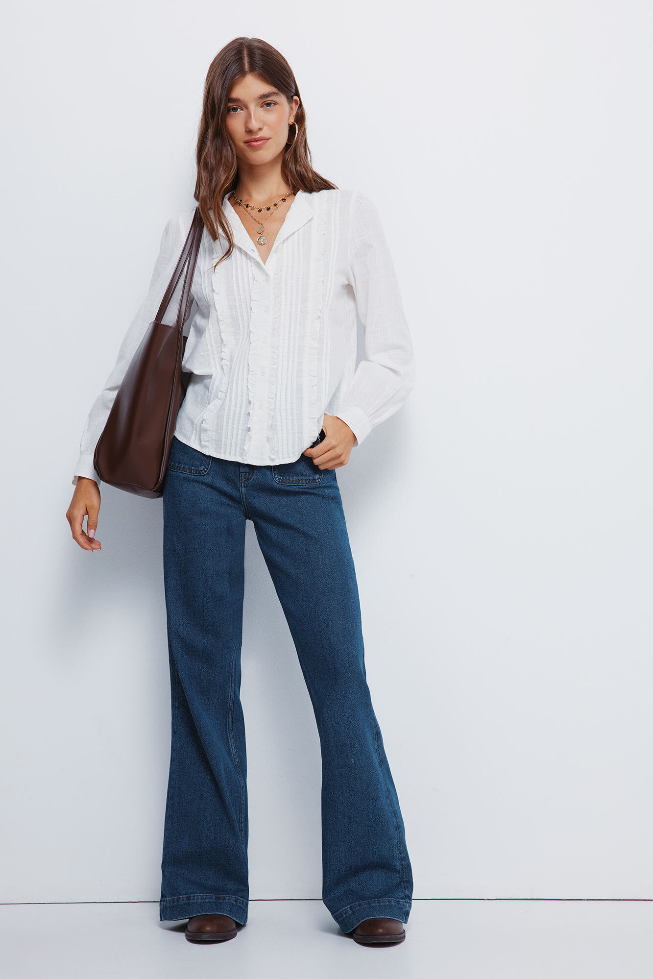 Conjunto de bolso, jeans y blusa