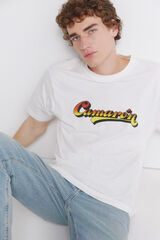 Conjunto de jeans y camiseta