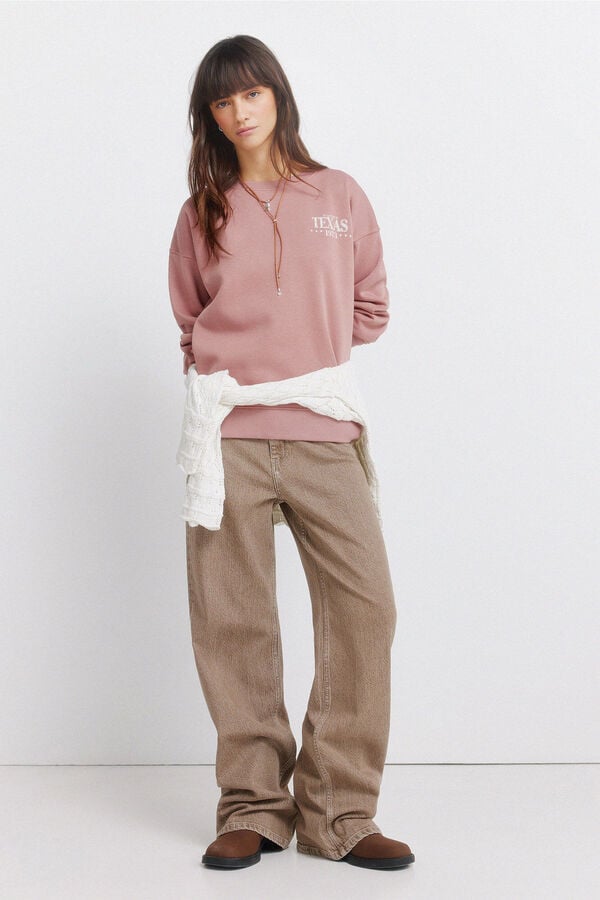 Conjunto de jeans e sweatshirt