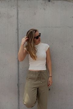 Conjunto de camiseta y pantalones