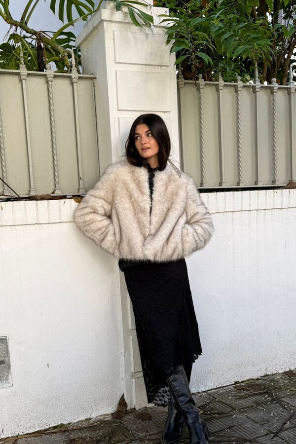 Conjunto de vestido, abrigo y jersey