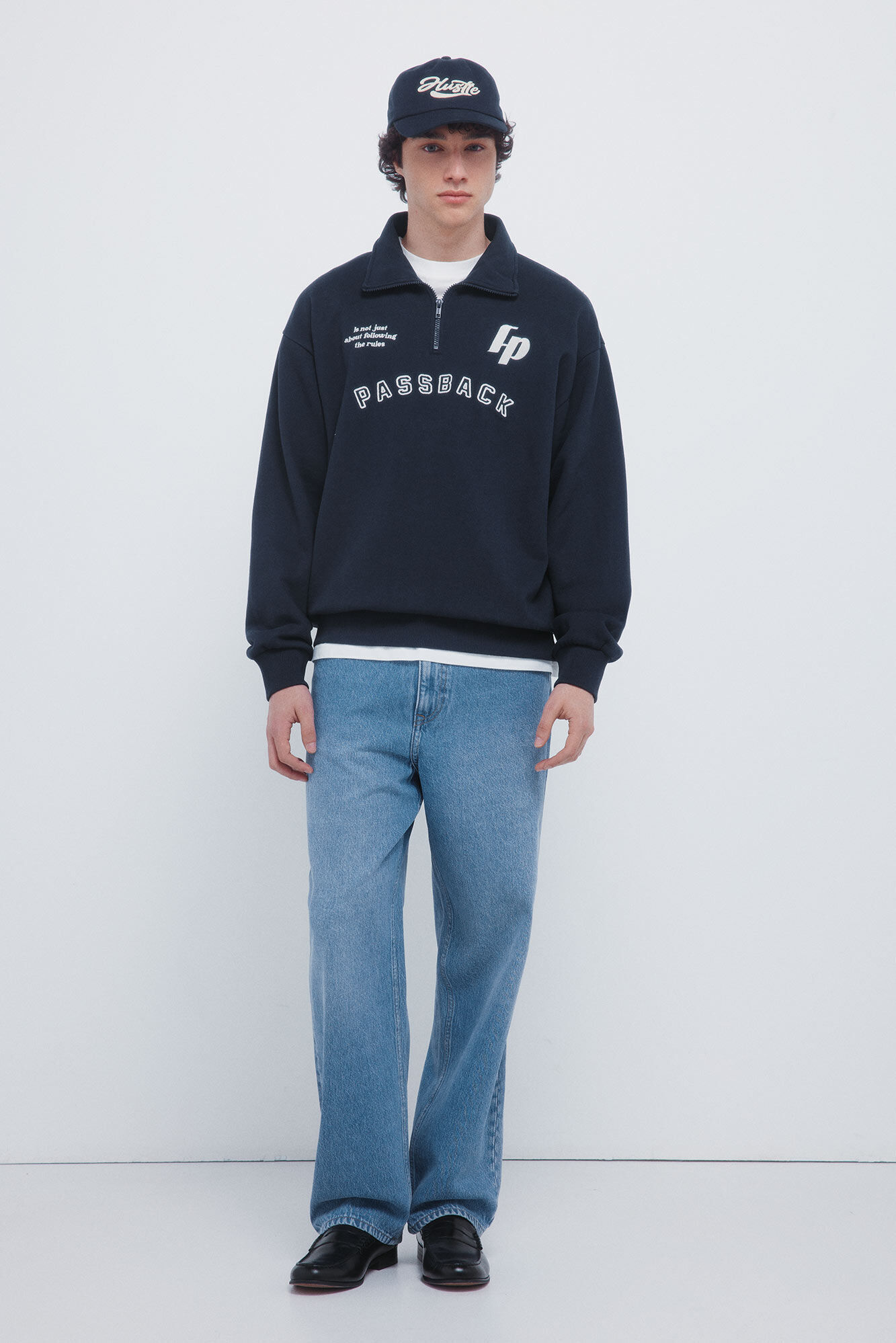 Conjunto de cal&ccedil;a, bon&eacute; e sweatshirt