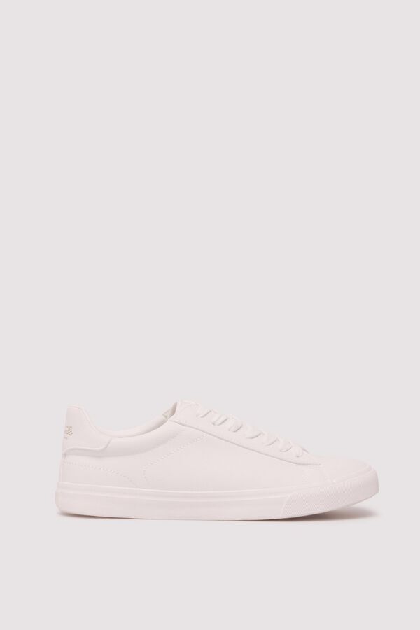 Sneaker, jeans and gilet set